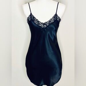 Victoria’s Secret Babydoll Lingerie Chemise Lace Vintage Small Black Valentines